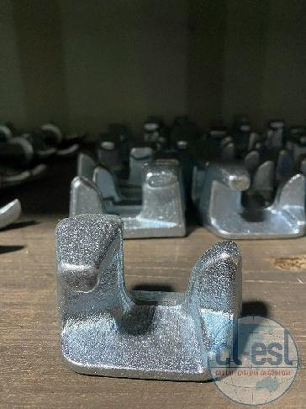 Cam tĩnh phải rh – không lỗ (keeper rh)